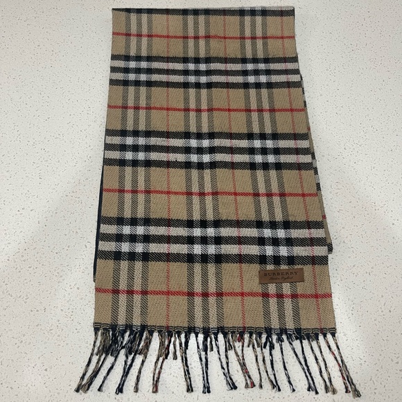 BURBERRY Reversible Cashmere Scarf - Picture 12 of 13